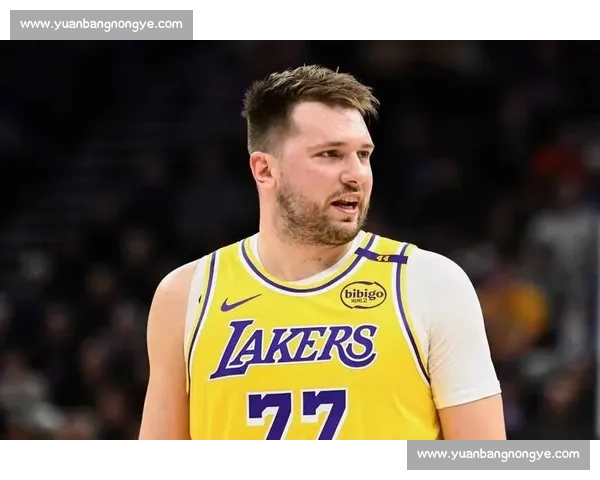 东契奇暴瘦 20 磅！休赛期苦练深蹲 720 磅，首轮场均 30+7 剑指 MVP