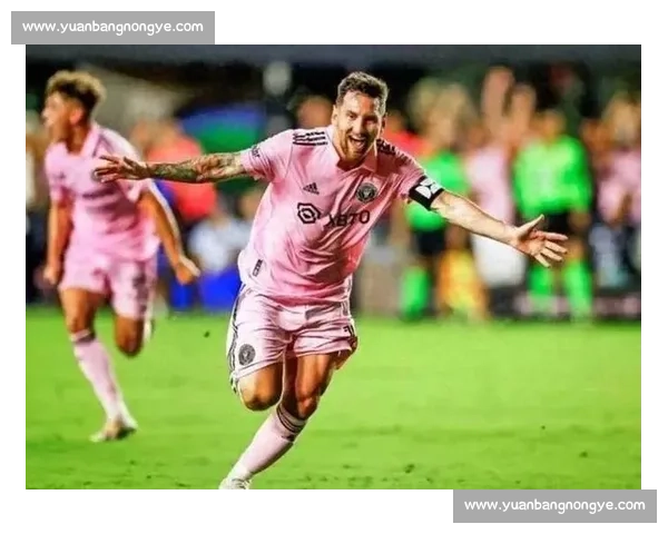 波尔图后卫莫拉：防守梅西是生涯殊荣，他用任意球诠释传奇